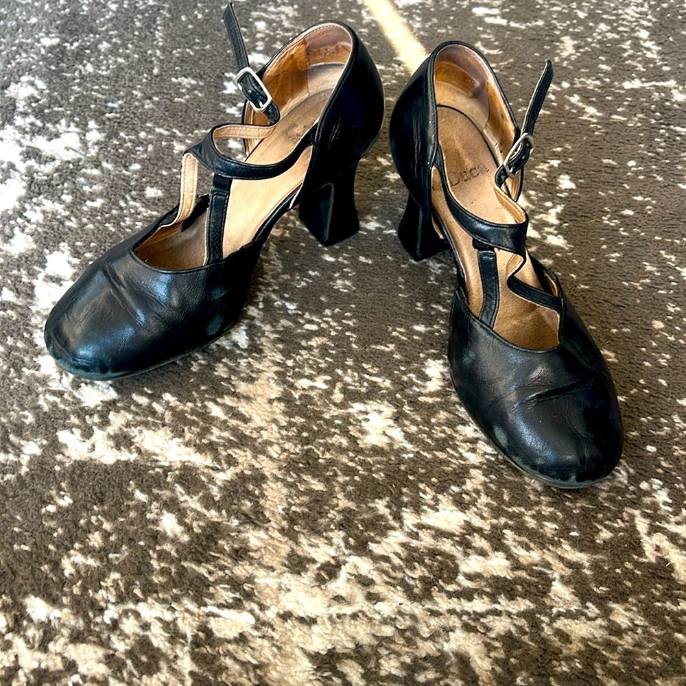 Laduca Alexis 3 inch character shoes. Size 6.5W, 35. Used, Black